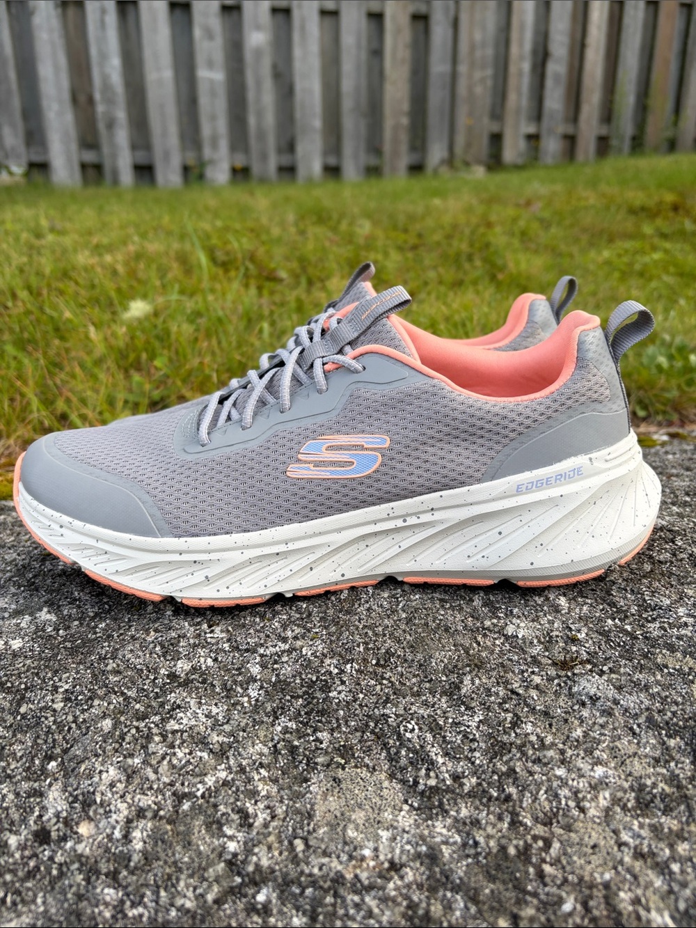 Skechers Relaxed Fit: Edgeride - Smooth Journey - Grey sneakers women’s size 10
